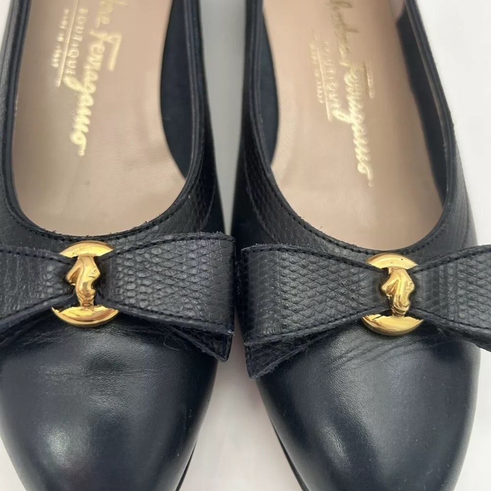 Salvatore Ferragamo Dark Navy Blue Leather Pumps Size 6 - Narrow - Picture 3 of 12